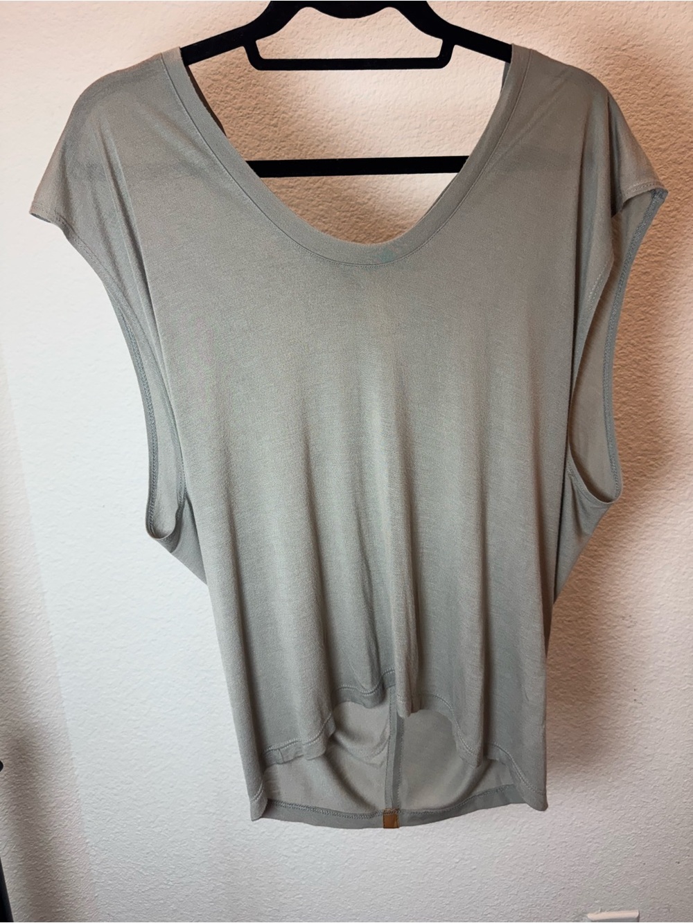 Magie Ward Taupe Gray Flowy Short Sleeve Blouse Top Size M